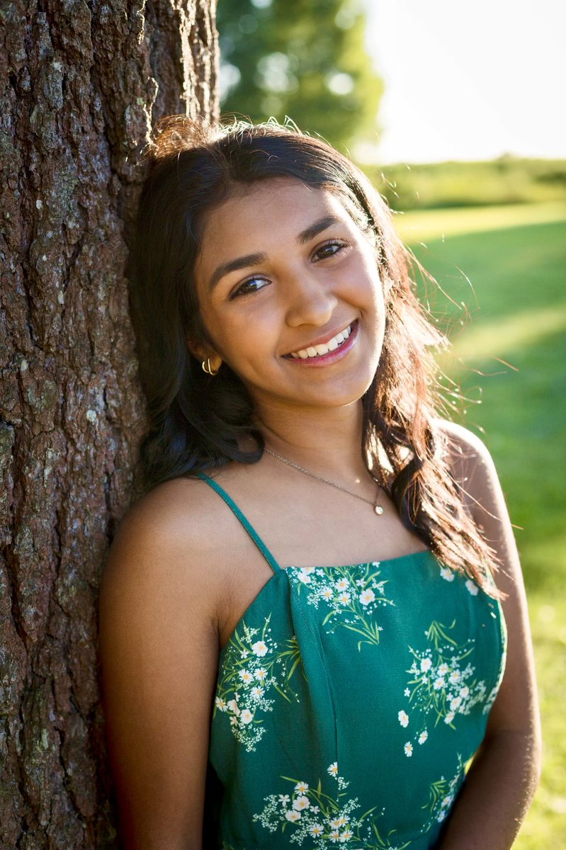 CHS_girlsxctf's tweet image. It’s senior night for cross country! Come down to the Graniteville fields to support our seniors, including captains Jill Walker, Clara Vieira and Sritha Sithalam. 

Races start at 3:45! 
@_LionsAthletics @CHS_Tundra