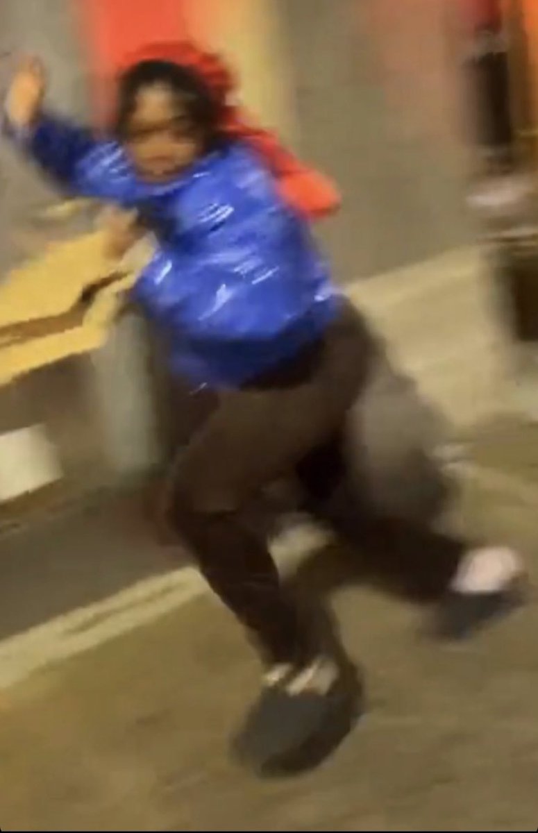 Nobody:
Me: soon as I see day shift coming in