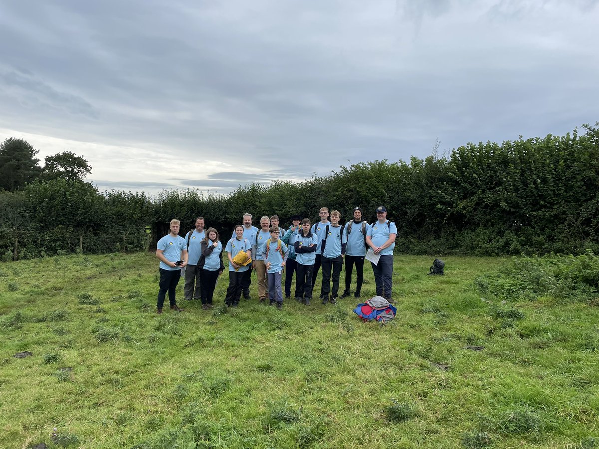 Still smiling 4 miles in with <a href="/TheMendipSchool/">The Mendip School</a> <a href="/PGLSomerset/">Somerset Freemasons</a> and <a href="/SomersetDofE/">Somerset DofE</a> - quick lunch and off we go heading to Kilver court #DofE #resilience