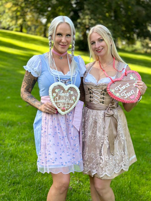 Heute ab 17.00 Uhr versteigern @TARAFUN_LE und ich die Lebkuchenherzen mit unseren Namen. Falls du Lust<a class="tags" target="_blank" title="On Twitter" href="/?out=eyJ0eXAiOiJKV1QiLCJhbGciOiJIUzUxMiJ9.eyJpYXQiOjE3MjEzMzI0MjEsImlzcyI6InR3cG9ybnN0YXJzLmNvbSIsIm5iZiI6MTcyMTMzMjQyMSwiZXhwIjoxNzUyODY4NDIxLCJyZWRpcmVjdF91cmwiOiJodHRwczovL3R3aXR0ZXIuY29tL1RBUkFGVU5fTEUifQ.3yOnBH3nBJiUmNrW6_A5MowBXVClJggJgkcergslWnklElokHhPQGQJQTbjiPMsNhouAa1L49HKRkrgNUs3z1A">@TARAFUN_LE</a><a href="/tag/telegram"class="tags"><span>#telegram</span></a><a href="/tag/exklusiv"class="tags"><span>#exklusiv</span></a><a href="/tag/pers%C3%B6nlich"class="tags"><span>#pers&ouml;nlich</span></a>