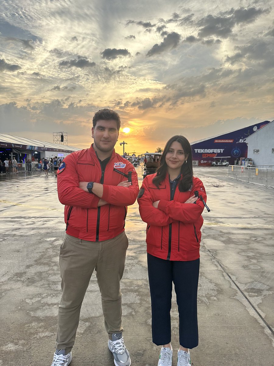 kucukaliyigit1's tweet photo. #TEKNOFEST İZMİR🇹🇷🧿 https://t.co/NWgcKnFNRO