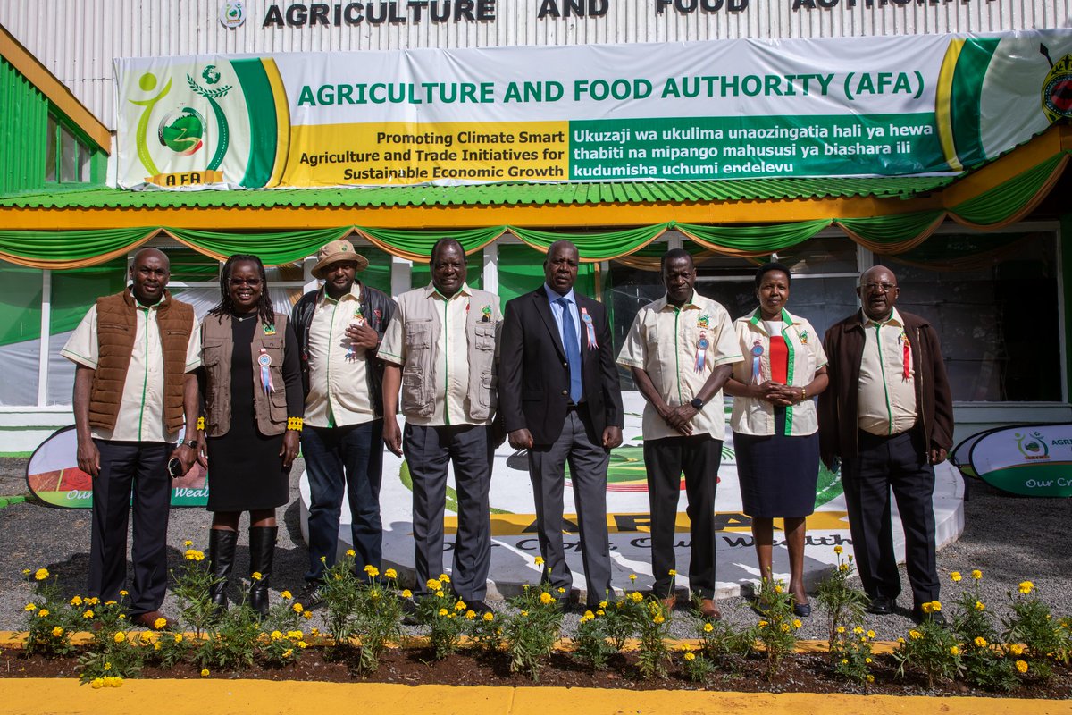 kenya_afa's tweet photo. Agriculture and Food Authority Board Chairman, Hon. Cornelly Serem, today  received  a trophy award presented by H.E. President William Ruto during the official opening of the Nairobi International Trade Fair.

The Authority won the Best Agricultural Based Statutory Board Stand. https://t.co/aTdM4KnQFh