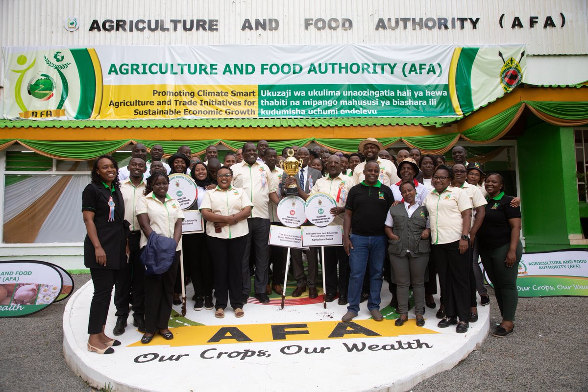 kenya_afa's tweet photo. Agriculture and Food Authority Board Chairman, Hon. Cornelly Serem, today  received  a trophy award presented by H.E. President William Ruto during the official opening of the Nairobi International Trade Fair.

The Authority won the Best Agricultural Based Statutory Board Stand. https://t.co/aTdM4KnQFh