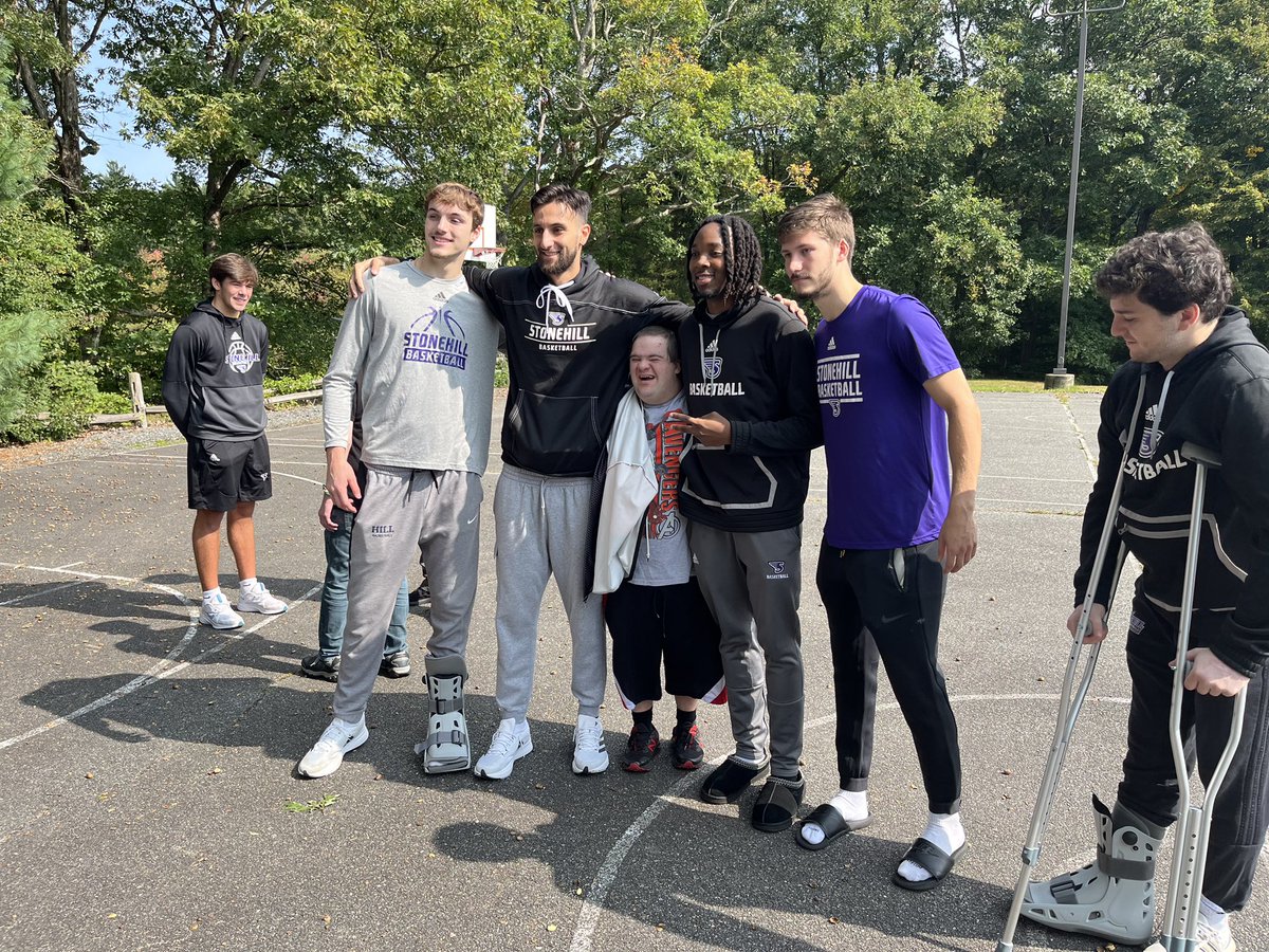 Stonehill Men's Basketball tweet media