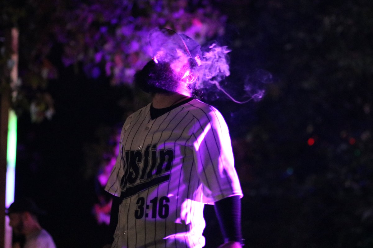 Pics from Eli Yon’s September #SwirpFest  set! Sponsored by Doghouse Farms MI 😎

Check out Eli’s SoundCloud here: on.soundcloud.com/mebchYaTYegXT2…