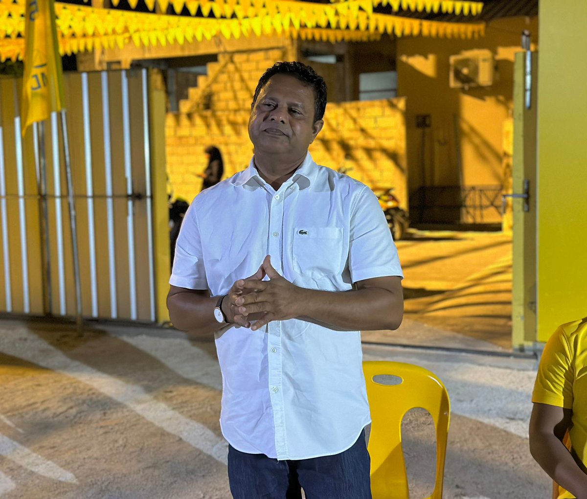 Sabintey's tweet photo. 📍ލ ފޮނަދޫ

މިނިސްޓަރ @AhmedMahloof އާއި ތ،ލ ކޯޑިނޭޓަރ @myfoona ފޮނަދޫ ކެމްޕޭން ޓީމާއި ބައްދަލުކުރުން.

#IbuOk
#IbuAslam2023
#UfaaverAmaanRaajje https://t.co/ZFampziLYv