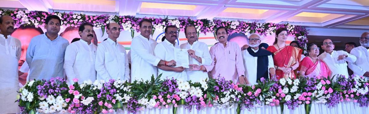 Sameer_Bhujbal's tweet photo. आज मुंबईत राज्याचे उपमुख्यमंत्री आणि राष्ट्रवादी काँग्रेस पार्टीचे राष्ट्रीय अध्यक्ष मा. अजितदादा पवार यांच्या प्रमुख उपस्थितीत माझी राष्ट्रवादी काँग्रेसच्या मुंबई प्रदेश अध्यक्षपदी नियुक्ती जाहीर करण्यात आली. माझ्यावर विश्वास ठेऊन मला ही महत्त्वाची संधी दिली, https://t.co/93G03T1nFR