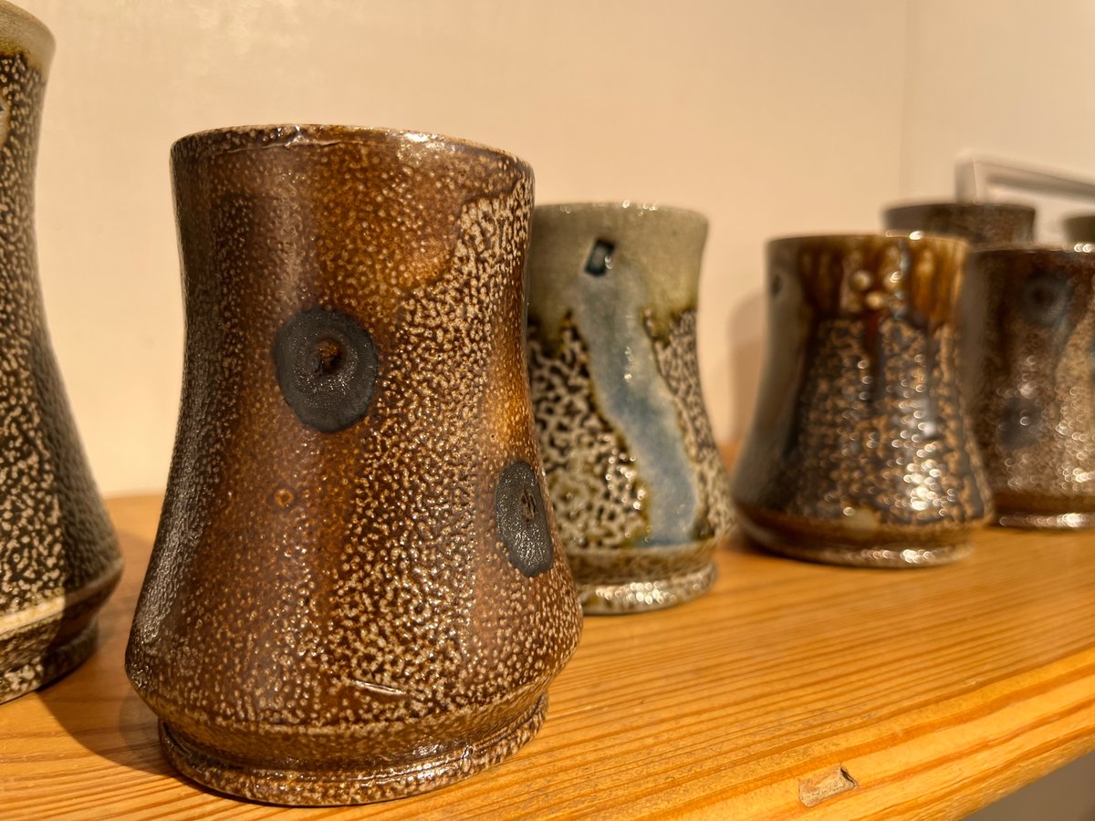 Today’s episode shifts focus to the plates underneath our food—specifically, the hand-thrown pottery of central North Carolina. Producer Wilson Sayre travels from kiln to studio, asking: who cares about old plates? Listen wherever you get your podcasts.

southernfoodways.org/gravy/north-ca…