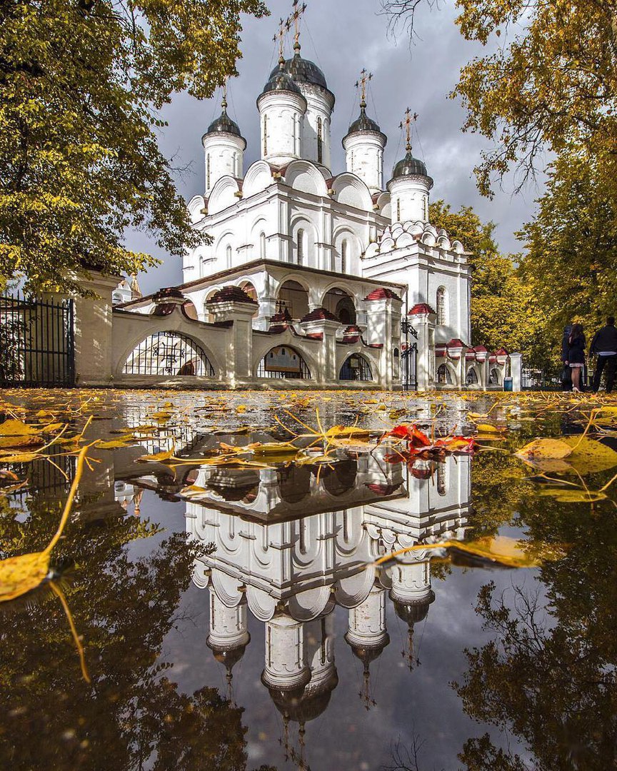Church of the Transfiguration of the Savior, Bolshye Vyazemy settlement, Moscow region #Russia 🙏💞