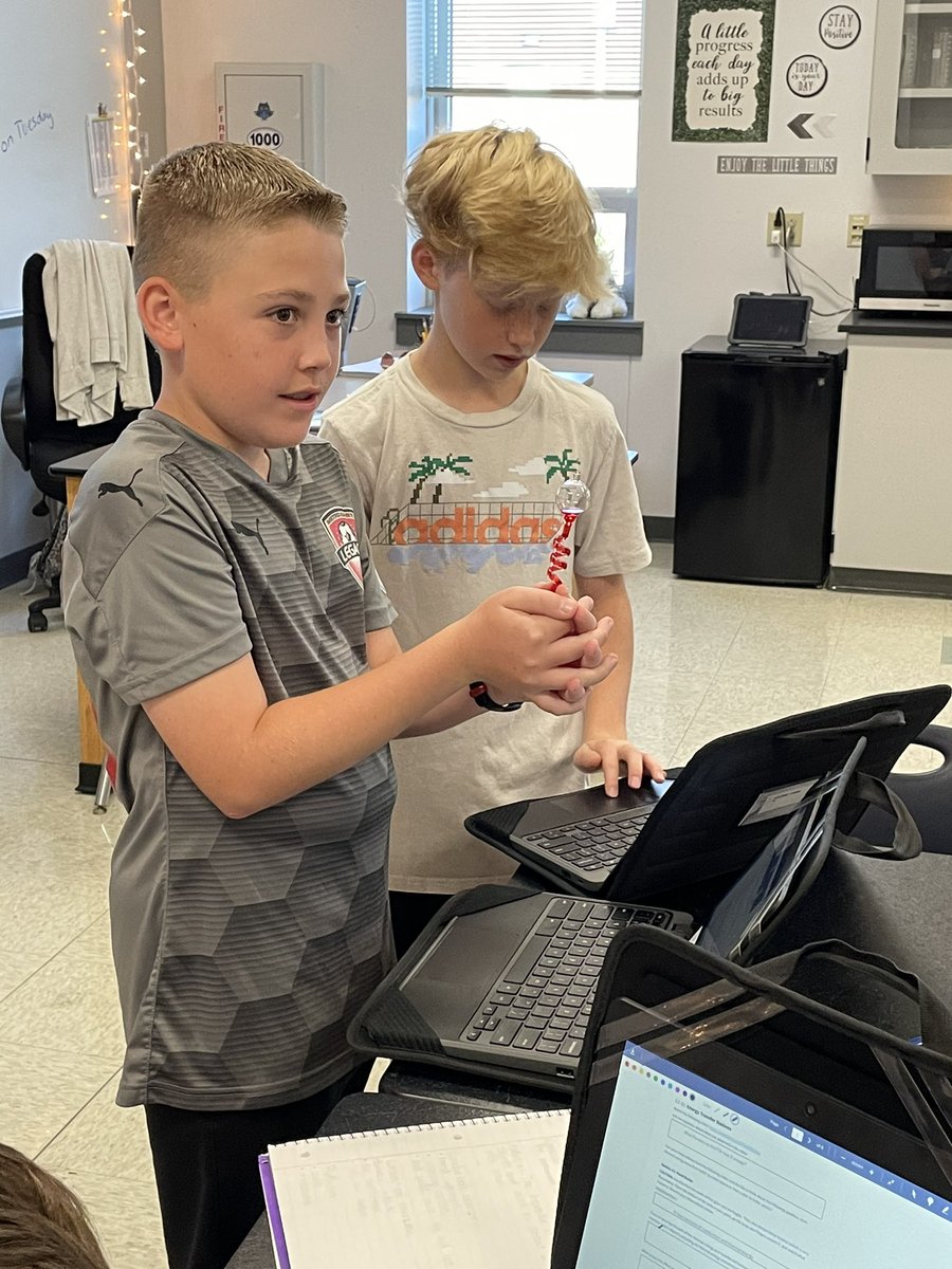 MannerClass's tweet image. Discovering different ways thermal energy transfers: is it conduction, convection, or radiation? @WSMSwolves #WeAreWentzville @wustlisp