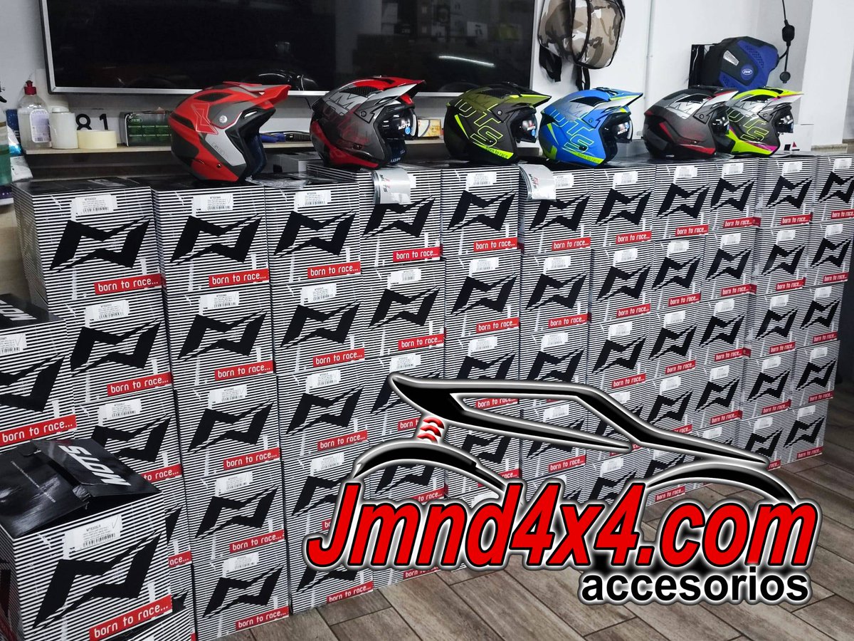 jmnd4x4's tweet photo. Recibimos un nuevo pedido de cascos Mots a un precio increíble.

#moto #casco #Melilla https://t.co/VJtdKQb1Iu