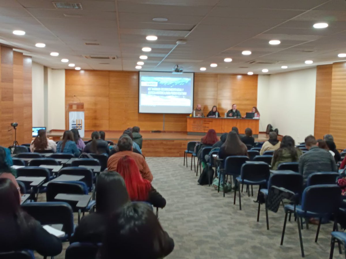 Ayer  nos dimos cita en la <a href="/UCSH_oficial/">UCSH</a>  para hablar del proceso selk'nam. gracias a los expositores  Constanza Tocornal,  Alejandra Muñoz , el invitado Luis Campos. Y  nuestro querido asesor <a href="/arielleonbacian/">ariel leon bacian</a>  y Sra. Hema'ny Molina. <a href="/javieratoroc/">Javiera Toro Cáceres</a> <a href="/JorgeFlies/">Jorge Flies</a>