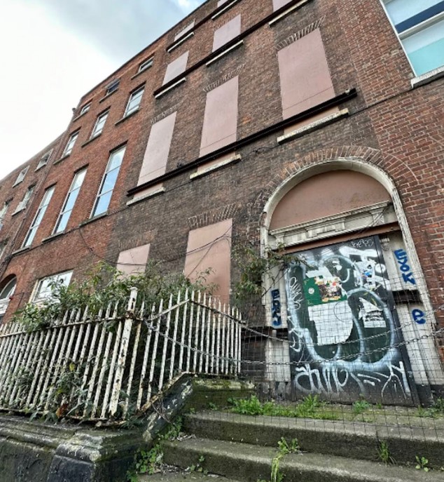 IrishGeorgian's tweet photo. After years of neglect and decay, there is hope now that number 30 North Frederick Street in Dublin's north Georgian core is to be saved through an intervention from Dublin City Council. We hope that the Compulsory Purchase Order is approved promptly. https://t.co/KzZPSykRYF https://t.co/M1jS6B6mND
