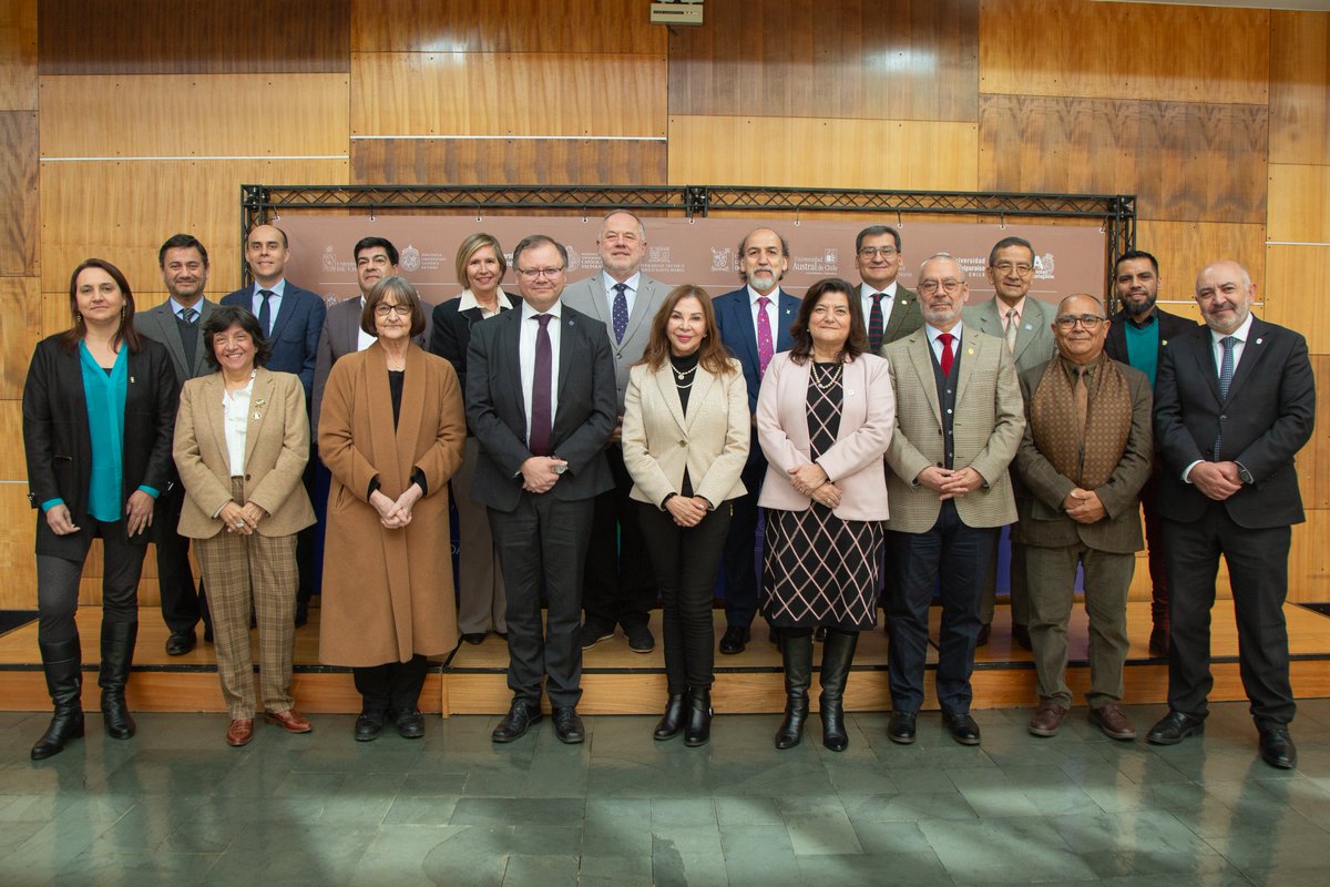 UFrontera's tweet photo. ¡Somos Anfitriones! En la #UFRO se realiza hoy la sesión del Consorcio de Universidades del Estado de Chile (#CUECH). https://t.co/NQL6YM1c3H