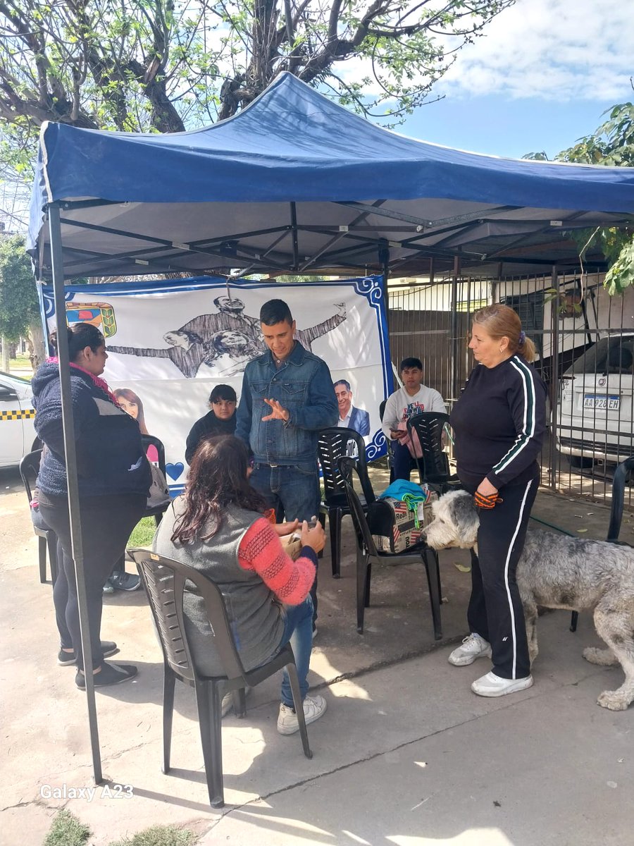 Cris_LopezA7M's tweet photo. @Agrup7Mayo Act 255: 3ra Jornada, tráiler Tucumán Mascotas, decenas de animalitos reciben los beneficios de dicho programa, todo es posible gracias al Gobierno de la PCIA. Agradecemos a las autoridades @JuanManzurOK @OsvaldoJaldo @CaroVargasTuc  Emiliano @vargas_aignasse https://t.co/HxZRqYZnkR