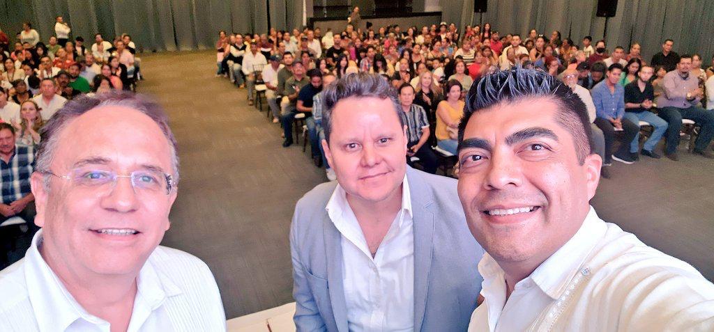 lic_aguadohdez's tweet photo. Gran evento en #Durango de la naciente Asociación, #ElCaminoDeMéxico que lidera #MarceloEbrard en 🇲🇽

En #Durango seguimos firmes con #Marcelo porque es el mejor, y es quien garantiza un mejor futuro para nuestro país.

#HastaDondeTope #MejorMarcelo https://t.co/u4PTfP7yoy