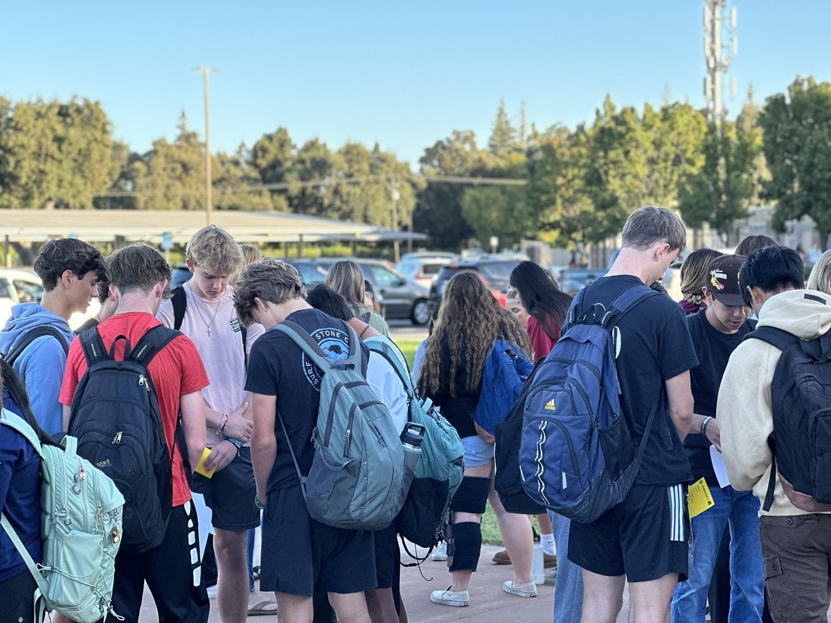 Stockton students gathered this morning for #seeyouatthepole to pray for our city, our schools, and our nation. The youth are our future and their prayers are powerful 🙏🏾