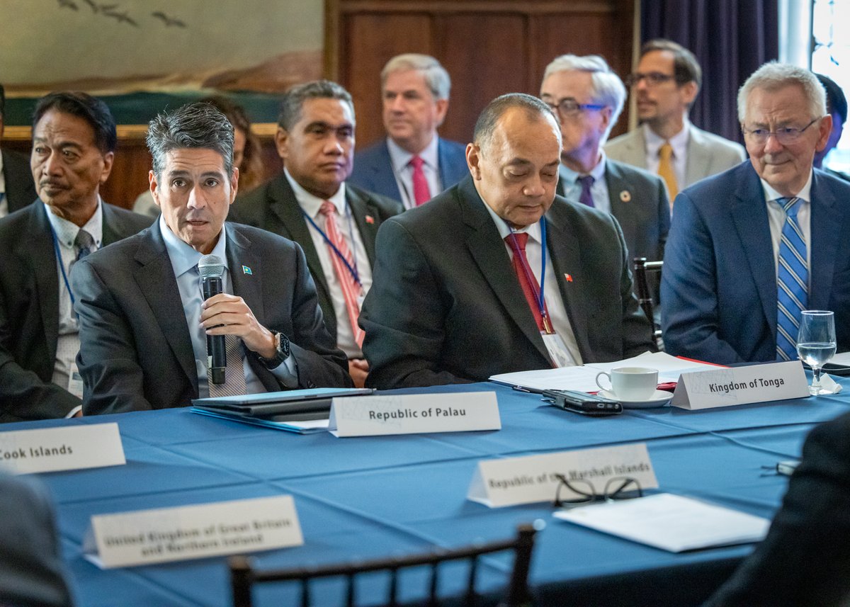 BezosEarthFund's tweet image. Honored to join @Surangeljr and @Huakavameiliku in convening the High-Level Leaders’ Meeting during #UNGA78, reinforcing the urgency of scaling locally led climate action in the Blue Pacific Continent.