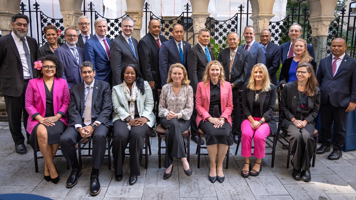 BezosEarthFund's tweet image. Honored to join @Surangeljr and @Huakavameiliku in convening the High-Level Leaders’ Meeting during #UNGA78, reinforcing the urgency of scaling locally led climate action in the Blue Pacific Continent.