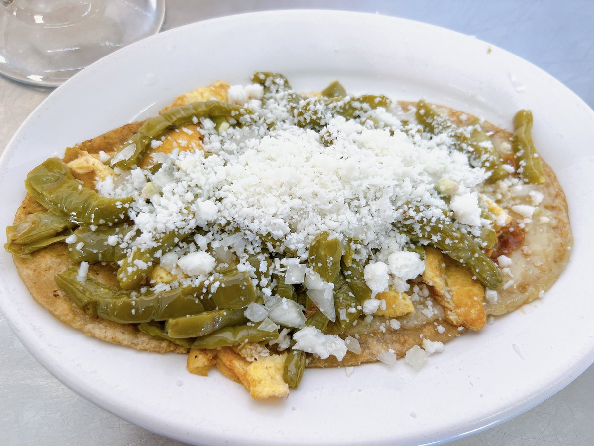 emaciel10's tweet photo. Cosa rica! Los mejores #huaraches de #palosolo #huixquilucan #OrgulloDeDondeVengo 😛 https://t.co/AAhTb5kx1m