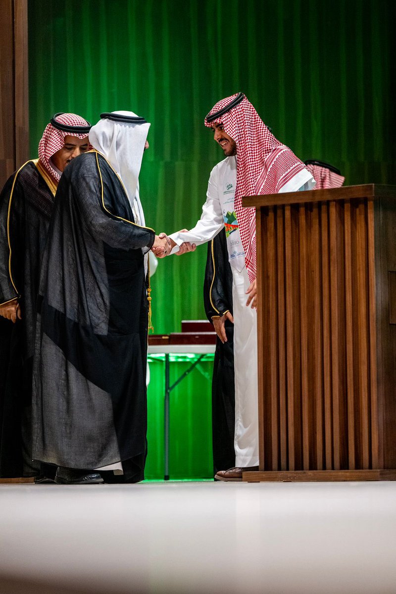 M1ALMU's tweet photo. الحمدلله، تشرفت بتقديم حفل الجامعة بمناسبة #اليوم_الوطني_السعودي_93، تحت رعاية وتشريف سمو #أمير_منطقة_القصيم الأمير الدكتور فيصل بن مشعل بن سعود بن عبدالعزيز، كما تشرفت بكلمات سموّه الكريم، و دعمه المتواصل اللامحدود كما هي عادته حفظه الله في كل محفل ومناسبة. 
#نحلم_و_نحقق. https://t.co/MozFTPZEVT