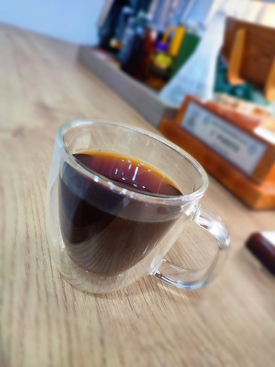 pedritoortizjr's tweet photo. Pregunta para conocedores: El buen café, el verdadero buen café ¿es color negro o color café? ☕ https://t.co/Ujr8x5GYUM