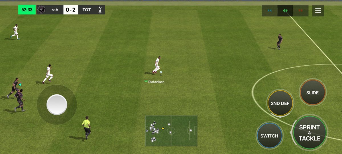 AbusleemR's tweet photo. @EASFCMOBILE I think I've seen a black line appearing in the game on fc mobile https://t.co/YW6tRjLvlL