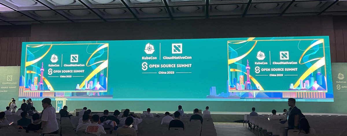 MregXn's tweet photo. 进城上课
#KubeCon + #CloudNativeCon + #OSSummit https://t.co/Gc2VeMeGNM