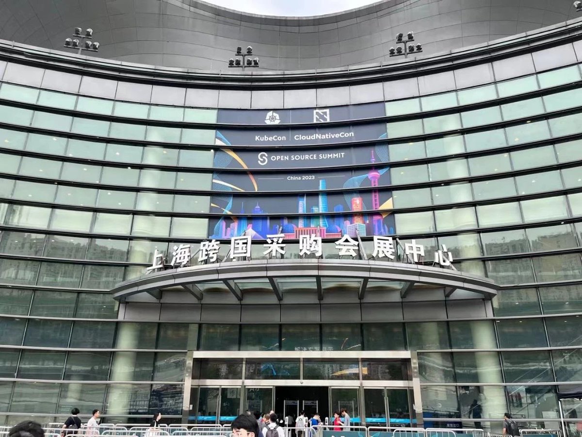 MregXn's tweet photo. 进城上课
#KubeCon + #CloudNativeCon + #OSSummit https://t.co/Gc2VeMeGNM