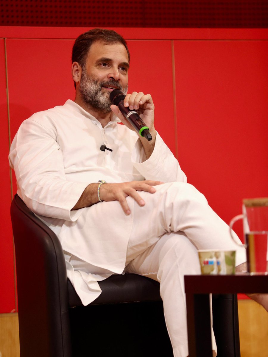 राहुल गांधी की एक और तस्वीर , कैसी लगी मित्रो