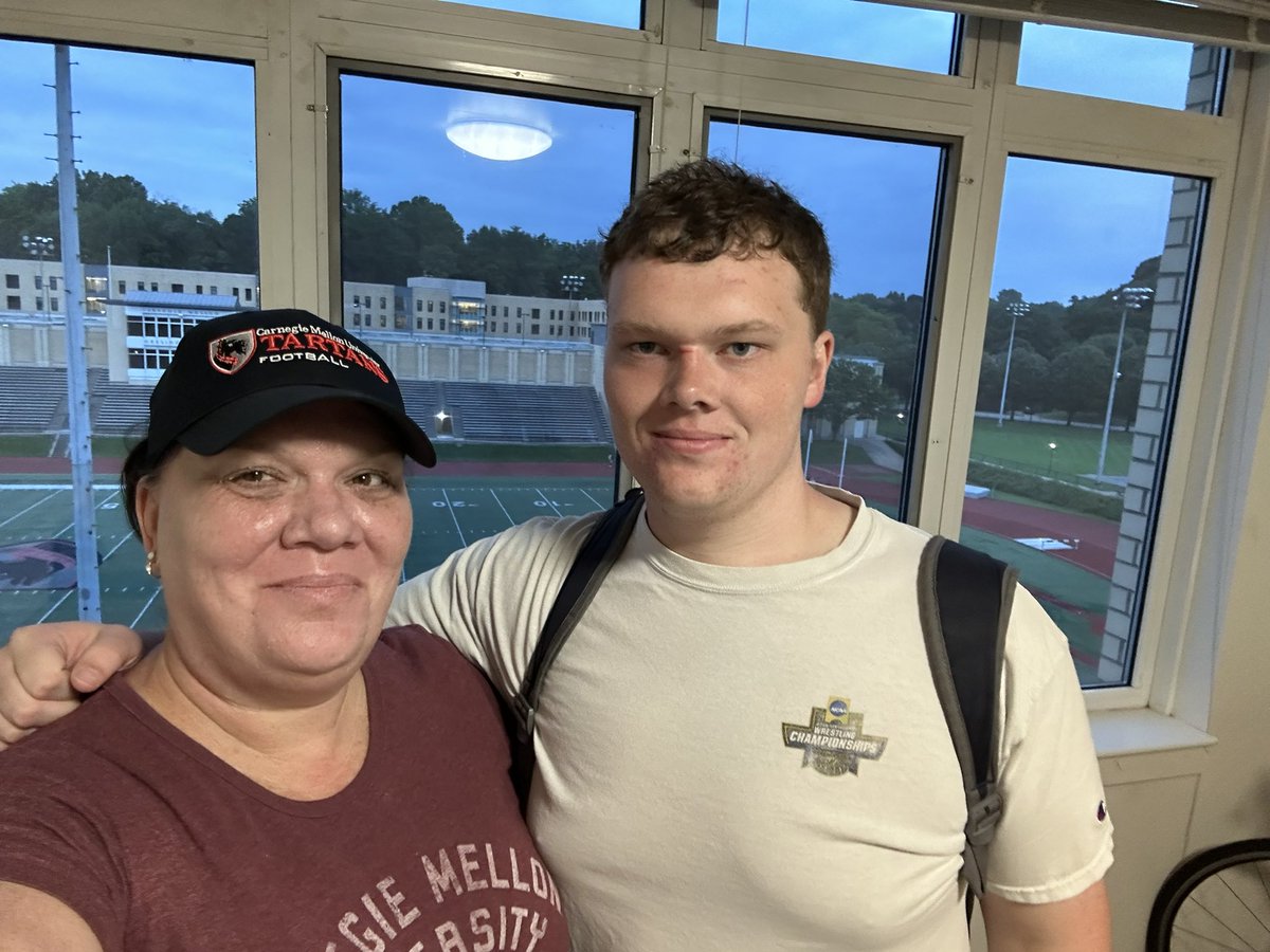 KellyDBradley's tweet photo. Happy Birthday @BillBradley66 🤗 Your smile &amp; laughter bring joy, your work ethic inspires, your faith conquers, and your kindness offers light 🙏 📚 🏈 Sending my love to Pittsburgh 🥳 #HBD20 #tartan69 #CMU26 #MechE #HisPath #BradleyGoals https://t.co/4P7ul1aH7I
