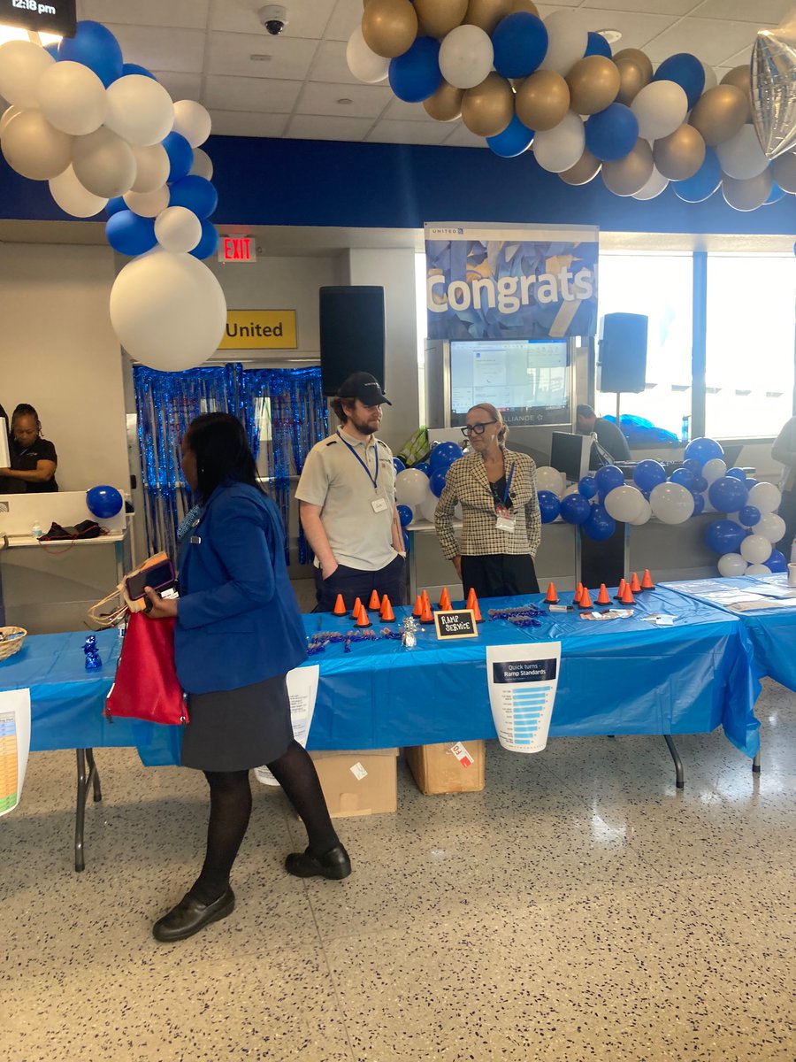 MalkowskiAneta's tweet photo. Stop by C104 Quick Turn Roadshow! Ewr rocks QT’s! @Jordan_Bykowsky @csarkari @MikeHannaUAL https://t.co/c4iw45Yzd2