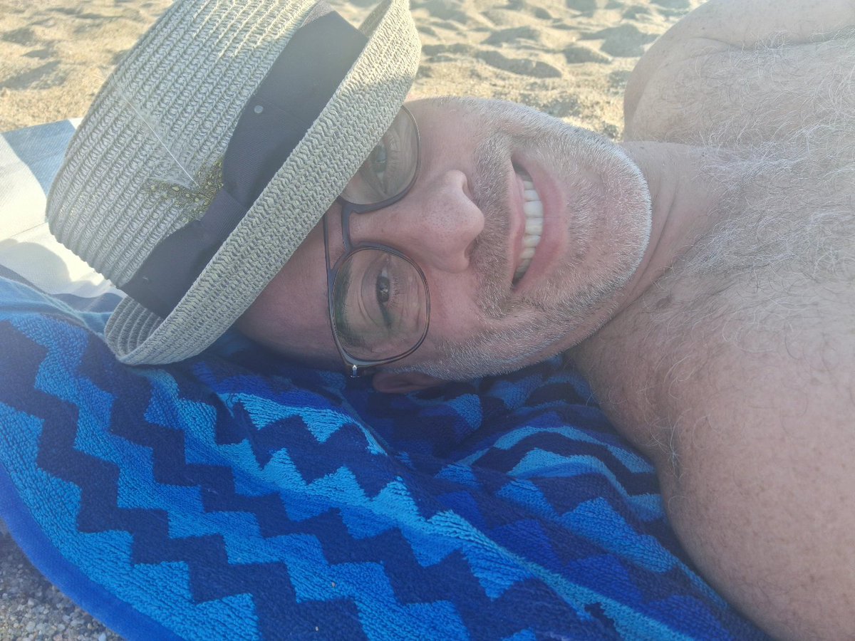 cosimimiriglian's tweet photo. Barcellona - Oggi è così: mare e tramonto settembrino (due momenti che non cambierei per nulla al mondo).
#Barcelona #Spagna #Mare #Settembre #tramonto #attimi #momenticherestano #inpace #blucobalto #disoleedazzurro #MediterraneanSea #autunno #anno2023 #ilmiomomento #ilmiogiorno https://t.co/ZxEMQqkkLe
