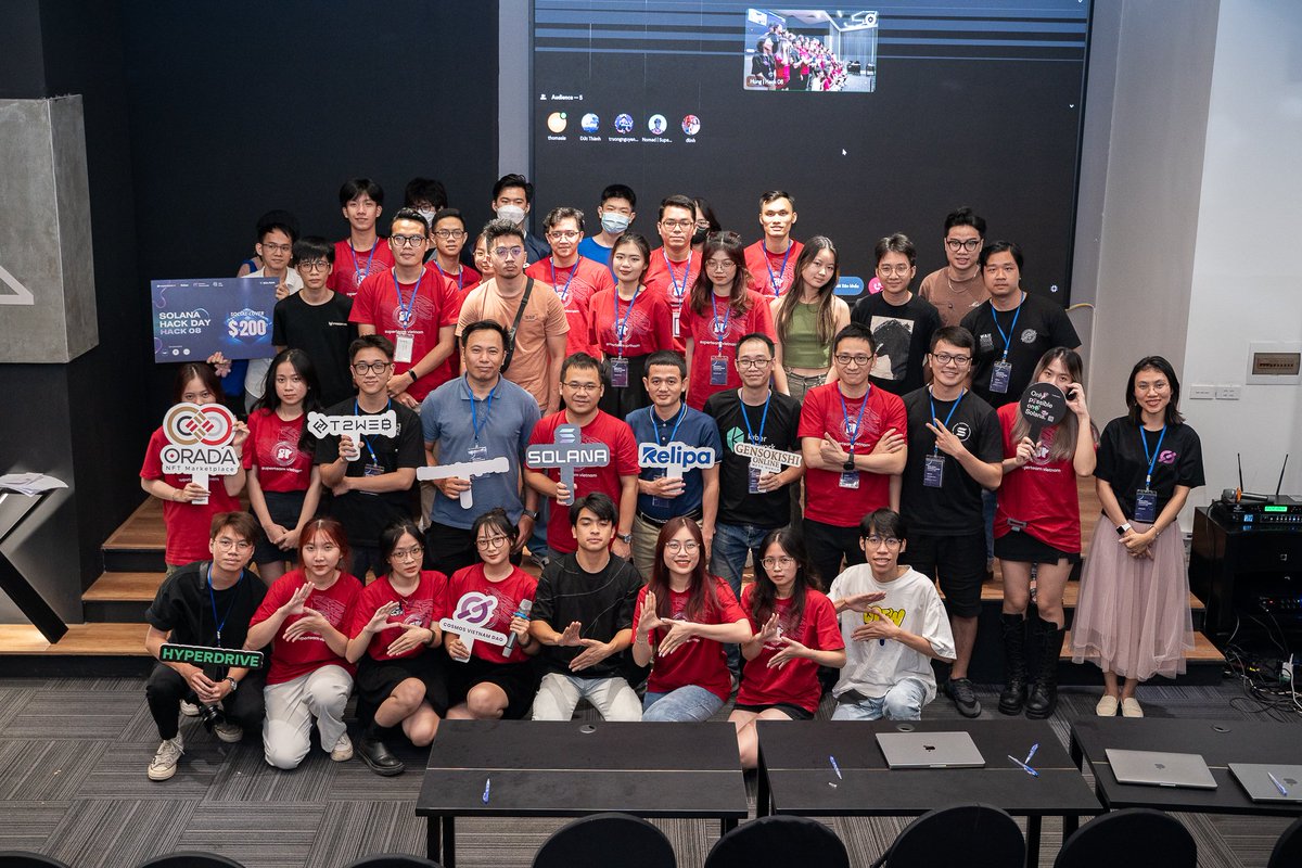 Kickstarglobal's tweet photo. @Kickstarglobal joined #Solana Consumer Hack 08, a groundbreaking hackathon event sponsored by Solana @SuperteamVN
Thrilled to collaborate with the brightest minds in the Blockchain ecosystem! 
#SolanaHackathon #blockchain https://t.co/Kx3m9TdVnP