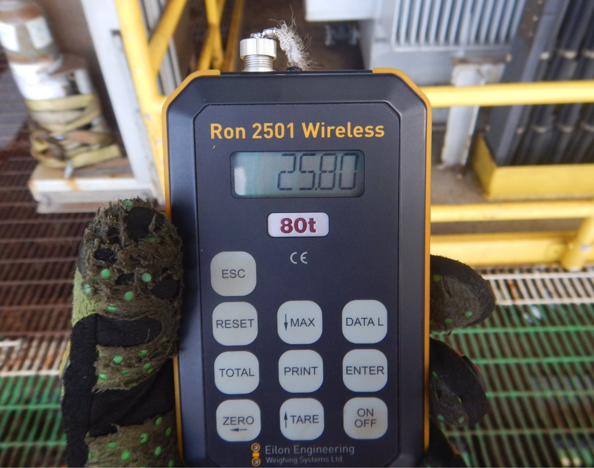 EilonEngineer's tweet image. An 80-ton wireless Ron 2501 load cell used in an offshore application in Brazil's Campos Basin.

Here, a pull-in winch is being used to pull large-diameter umbilical cables from the seabed to the topside of an offshore platform through “J-pipes”.

#offshore #oilandgas #loadcell