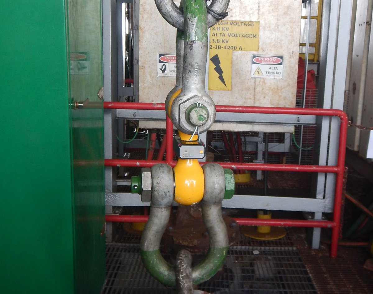 EilonEngineer's tweet image. An 80-ton wireless Ron 2501 load cell used in an offshore application in Brazil's Campos Basin.

Here, a pull-in winch is being used to pull large-diameter umbilical cables from the seabed to the topside of an offshore platform through “J-pipes”.

#offshore #oilandgas #loadcell