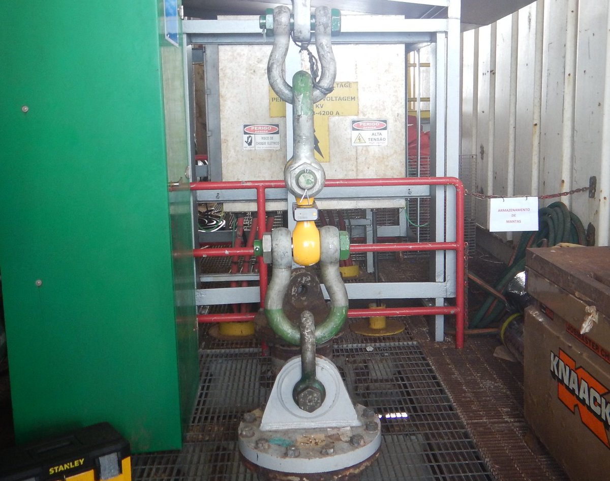 EilonEngineer's tweet image. An 80-ton wireless Ron 2501 load cell used in an offshore application in Brazil's Campos Basin.

Here, a pull-in winch is being used to pull large-diameter umbilical cables from the seabed to the topside of an offshore platform through “J-pipes”.

#offshore #oilandgas #loadcell