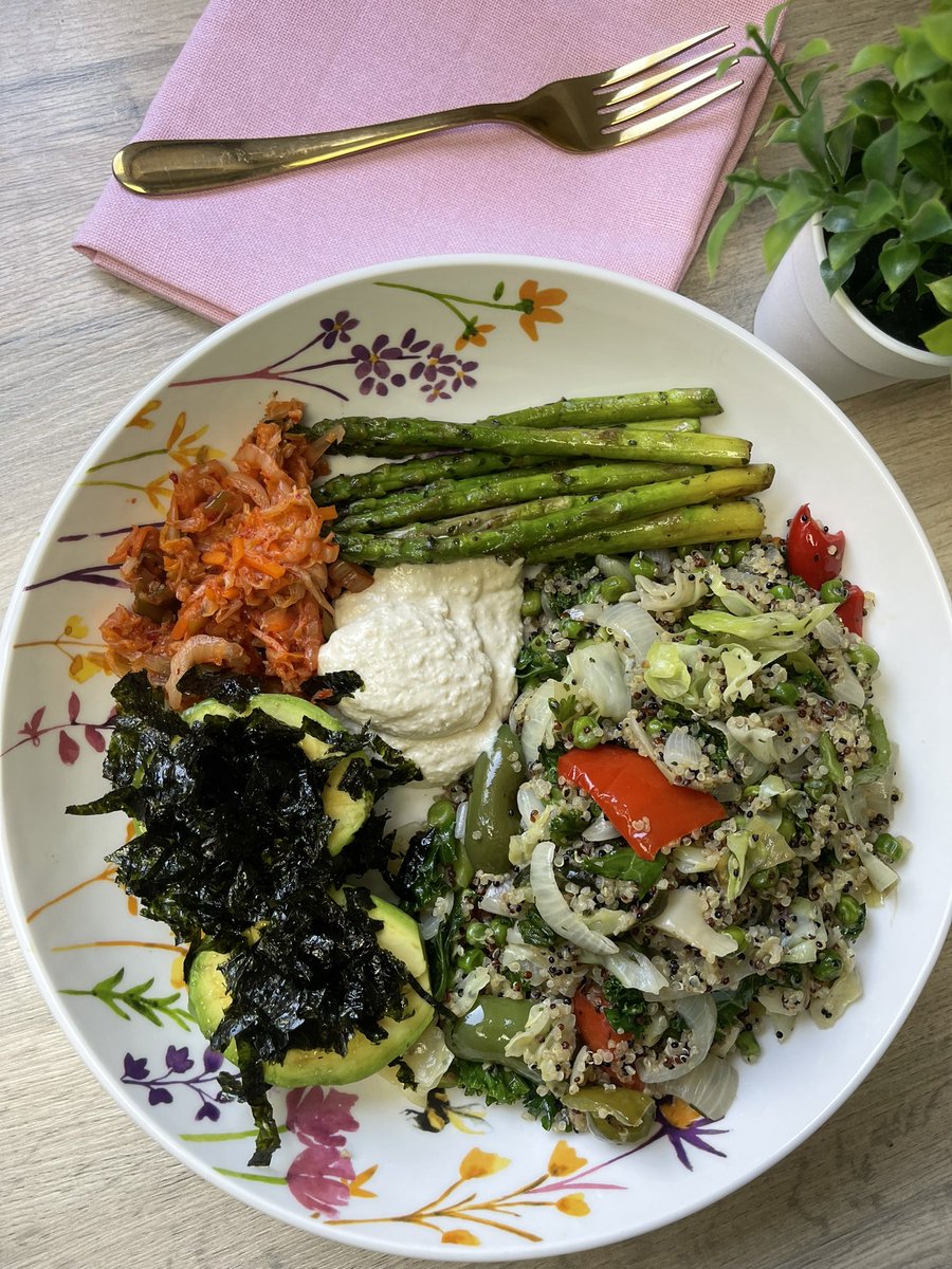 Lunch is served 🍽️🌱

.Quinoa & Sautéed Veggies( Zucchini, Peppers, Onion & Kale.)
•Asparagus sautéed with garlic in coconut oil.
•Avocado with garnished with crispy nori seaweed.
•Kimchi
•Hummus
.
.
#plantbasedmeal #mealideas #whatieat #instaveganfood #veganfood #plantbased