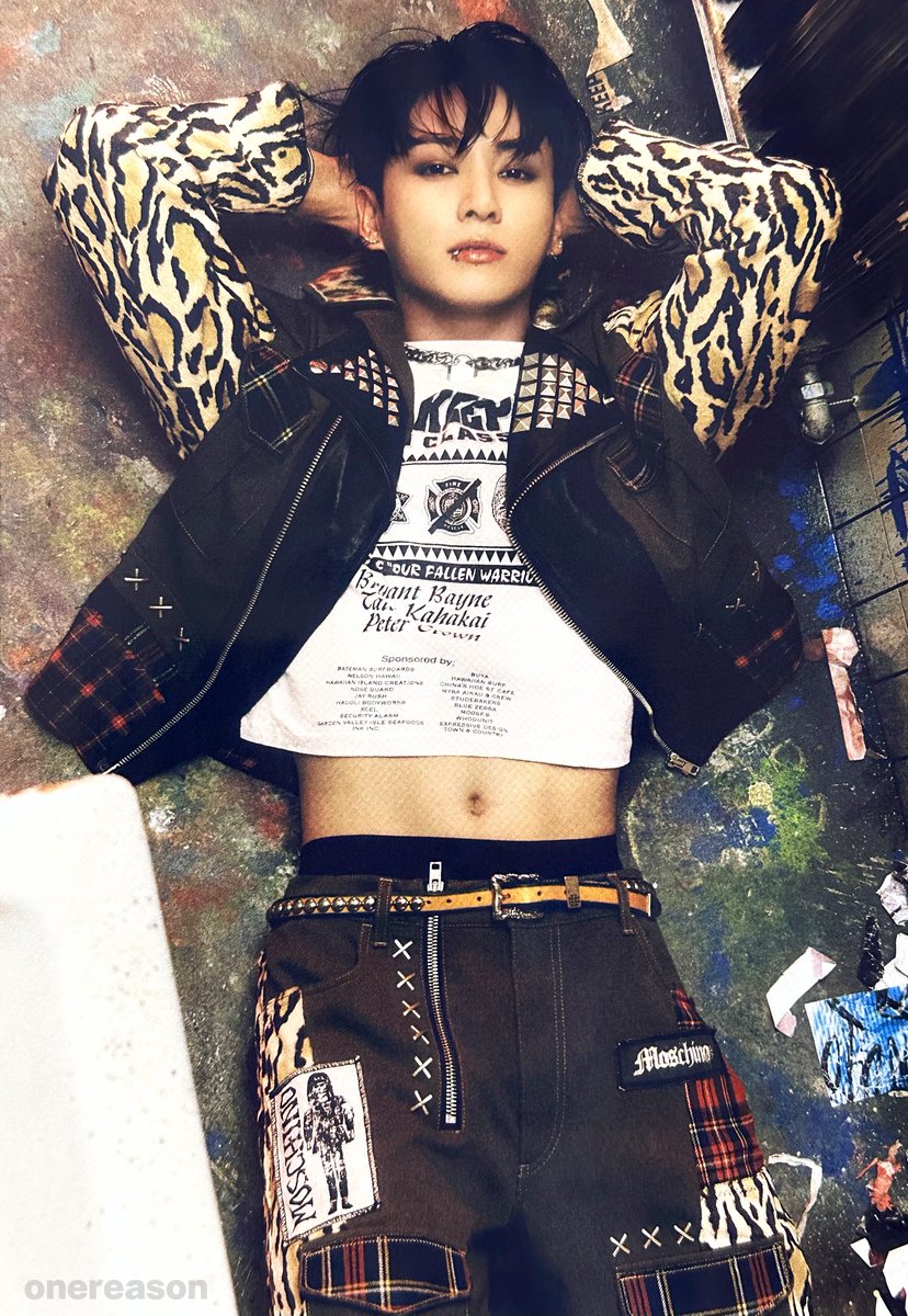 ONE_REASON_JK's tweet photo. VOGUE 정국 (잡지 속 사진 스캔본)
내가 너무 좋아하는 사진들🖤🖤

#JUNGKOOK #JK #정국 #BTS #방탄소년단  @BTS_twt https://t.co/ABhIUAdmkw