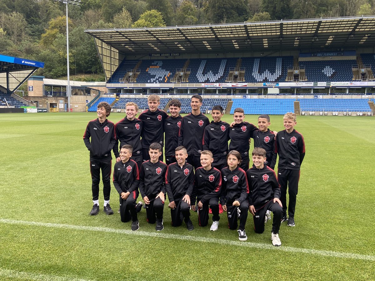 Great to welcome along the <a href="/WollGongWOLVES/">Wollongong Wolves</a> to Adams Park today! Touring with <a href="/IconzExperience/">Iconz Experience</a>, the group from Australia watched a session up at the training ground before a tour of the stadium.

Best of luck with your fixtures and thanks for visiting us! 🇦🇺 

#WorldwideWanderers