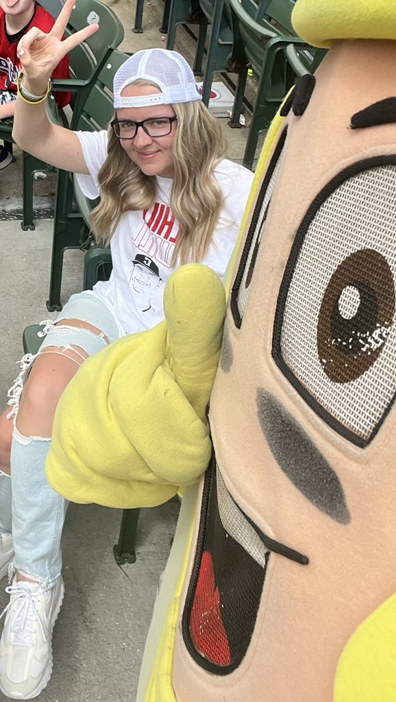 harris33sarah's tweet image. manifesting greatness tonight! bring it home MUSTARD!!! @CleHotDogs