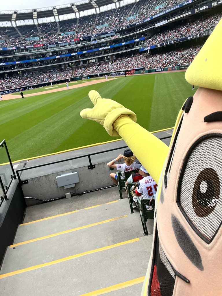 harris33sarah's tweet image. manifesting greatness tonight! bring it home MUSTARD!!! @CleHotDogs