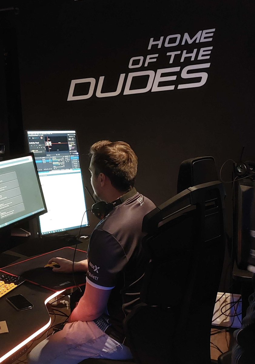 Tag 2 des PEC Qualifiers aus dem #PECCamp 💪

In meinem Twitch Stream zeigen wir die POVs von <a href="/HojaFPS/">HojA</a> <a href="/THEREALCHEFEX/">CHEFEX</a> @sneakypeektom und mir. Directed wird das Ganze vom wunderbaren @ItzYourGames - also schaltet fleißig ein! 

twitch tv/gideon