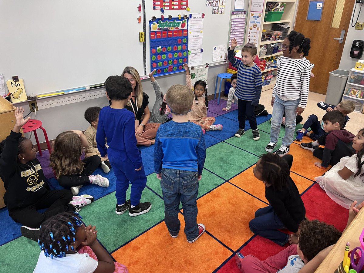 Can you tell which attributes we sorted room 7 friends by? 
<a href="/jeannine_scully/">Jeannine Scully</a> <a href="/WHChestnut/">WHChestnut</a> #investigations3