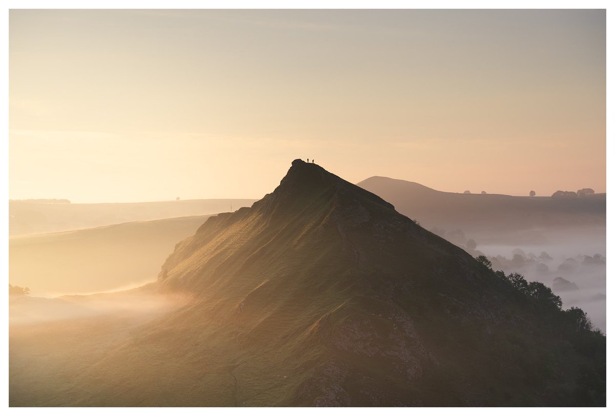 snapsbymikey's tweet photo. Throwback to this time last year watching the best sunrise I’ve ever seen. Hoping to catch some similar conditions this autumn! https://t.co/QR0SFYJFTf