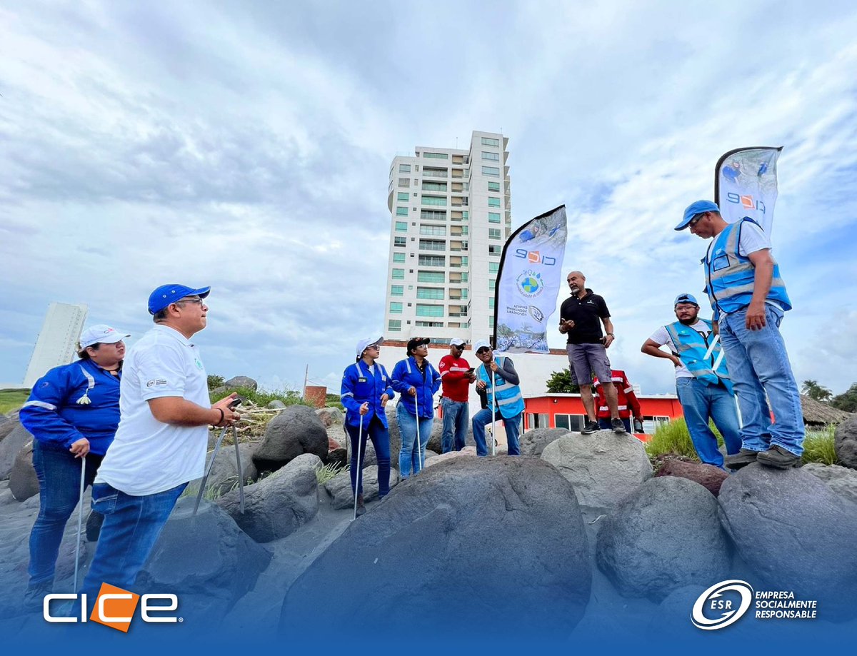 grupo_cice's tweet photo. En conmemoración al Día Internacional de la Limpieza de Playas, nos sumamos a la limpieza de la "Playa Isla del Amor" en #Veracruz. Nuestro Comité de Medio Ambiente, Promotores Ambientales y la Asociación #CoolPlanet, recolectaron 120 kg de residuos. #CICEpuede 👏 https://t.co/s25tGzmr6W