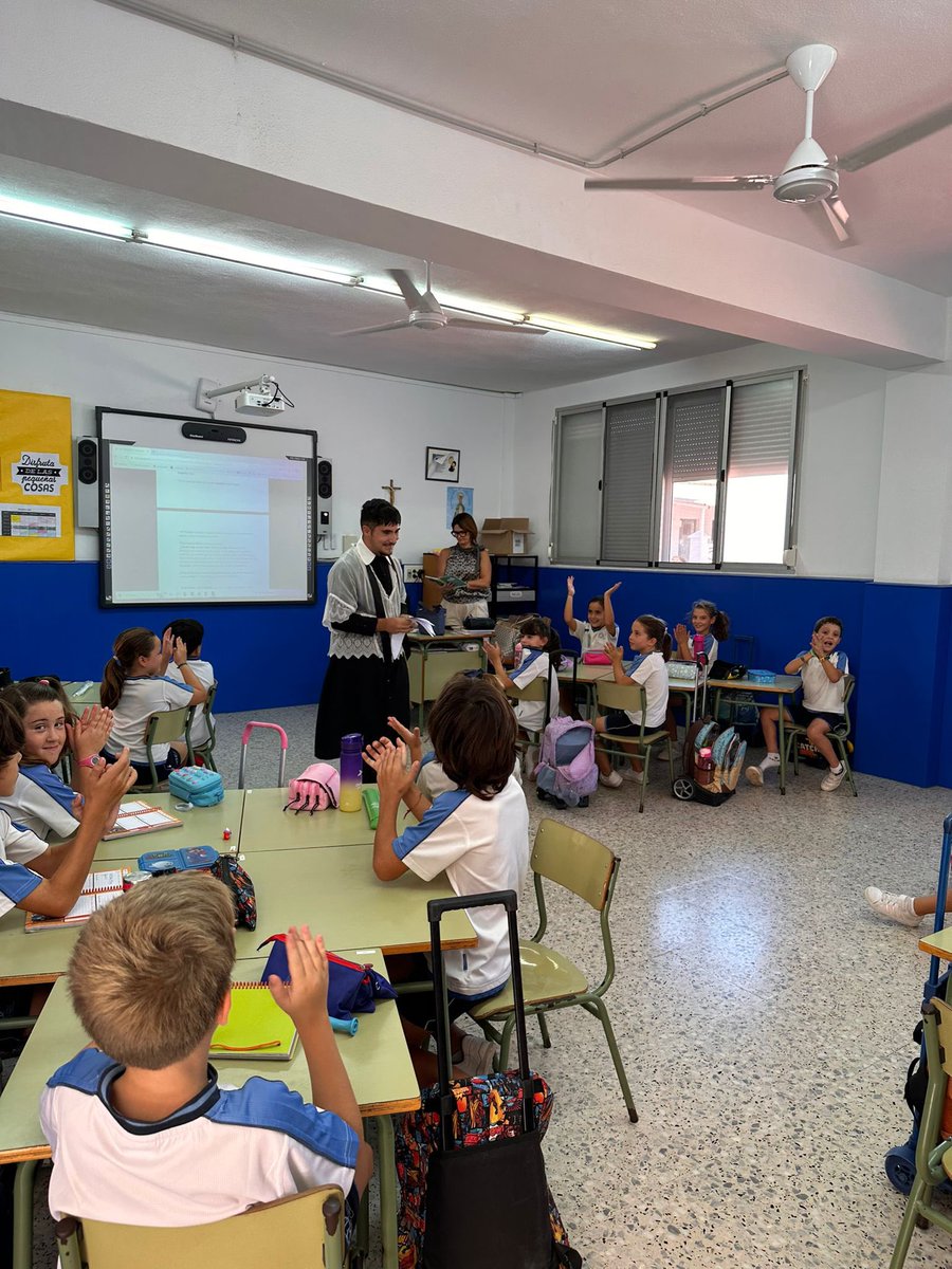 Colegio La Marina tweet media