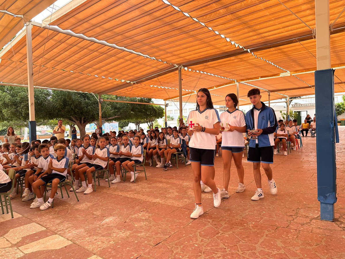 Colegio La Marina tweet media