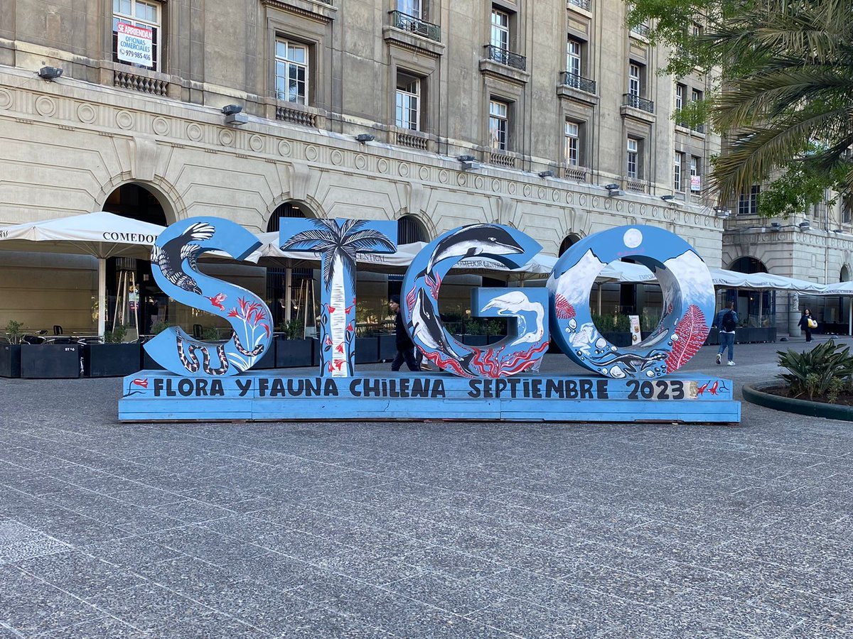 En el Día Mundial del Turismo enviamos nuestro saludo a todos quienes se esmeran cada día por construir un mejor destino y brindar experiencias inolvidables. Con todos ustedes tenemos en común, un profundo e inagotable #AmorPorSantiago.  
Feliz Día !!! ❤️❤️