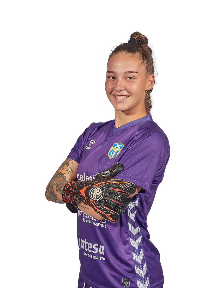 RG_Spain's tweet photo. Otro año juntos @mariahuetoo ! ♥️🔝
@udtenerife
@mariahuetoo forma parte de nuestro #TeamRG
Pide tus RG aqui y únete a nosotros!
#TeamRG
#Borntobeakeeper
#guantes
#gloves
#futbol
#futbolfemenino https://t.co/4XcNCDeBak